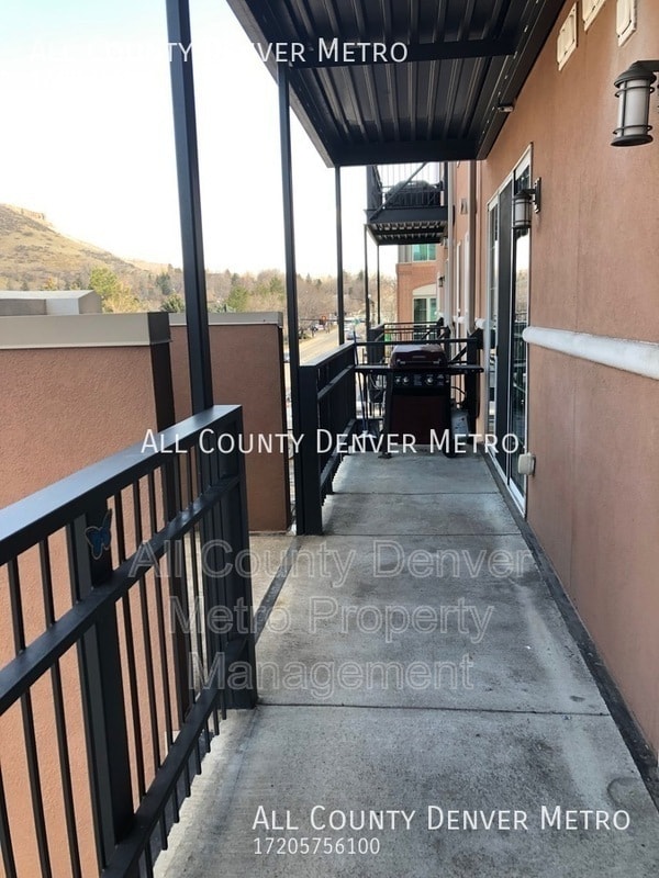 Building Photo - 620 11th St