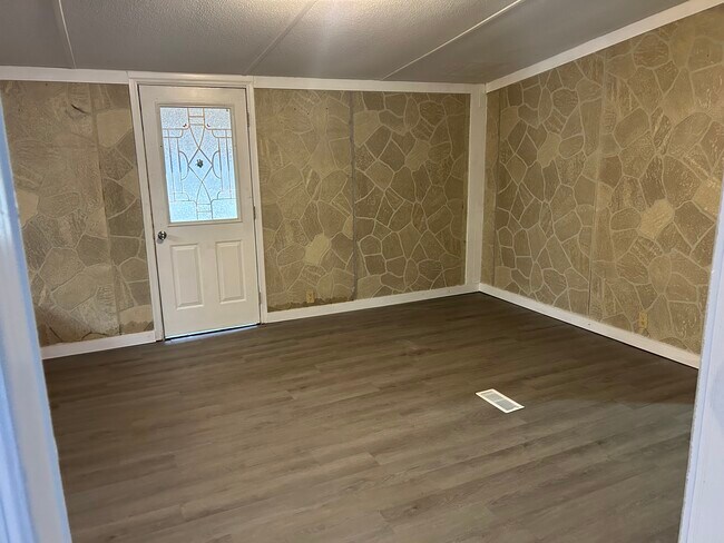 Comedor - 503 Vanzant Rd