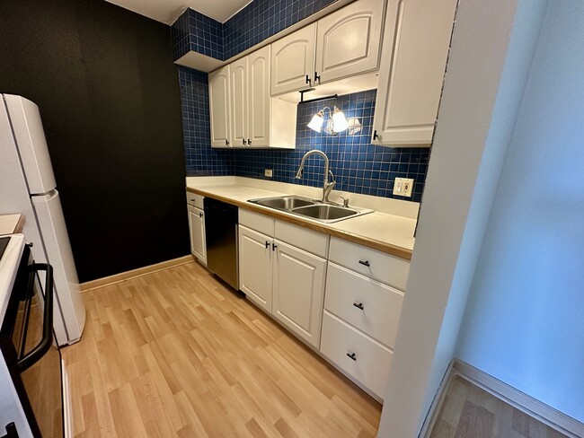 Foto del edificio - 6188 Pinewood Ct