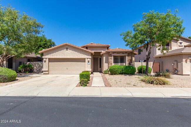 Foto del edificio - 6166 W Wikieup Ln