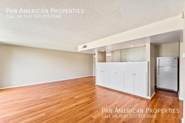 Building Photo - 1155 E Del Mar Blvd