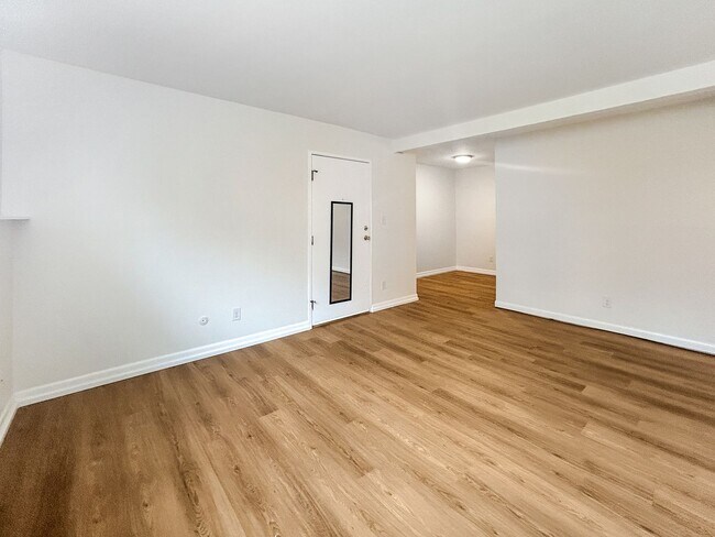 Foto del edificio - 3613 S Sheridan Blvd