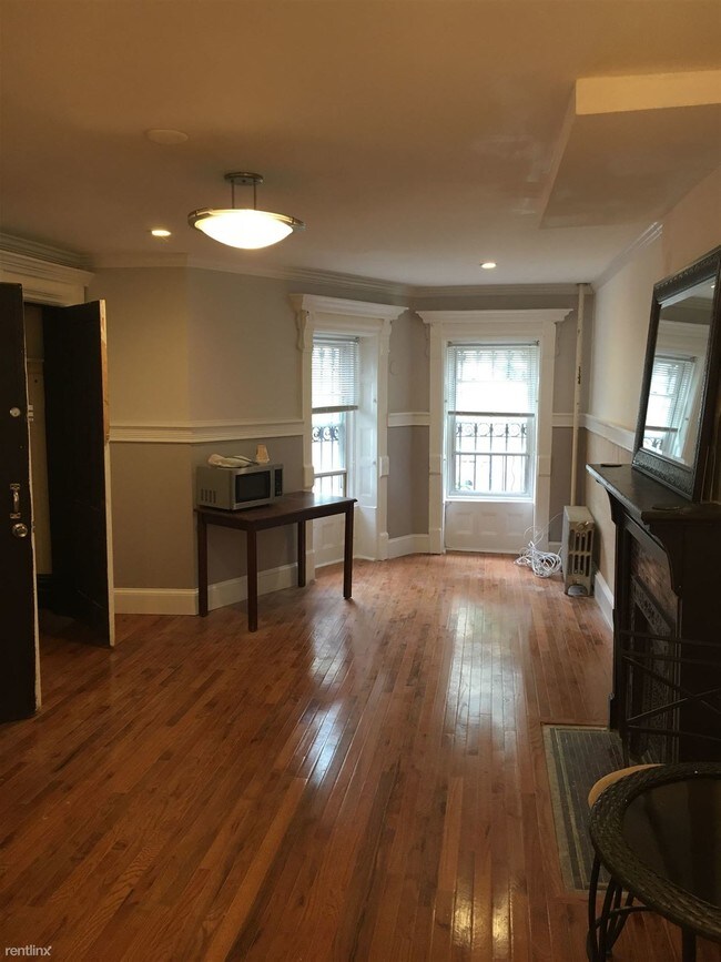 Foto del edificio - 1 br, 1 bath Apartment - 276 Bainbridge St