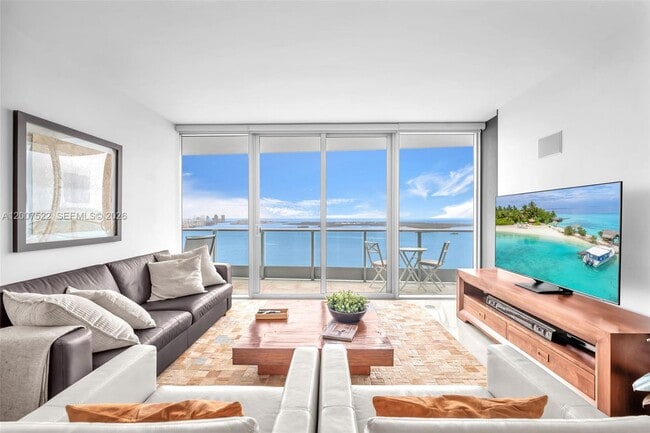 Building Photo - 1331 Brickell Bay Dr