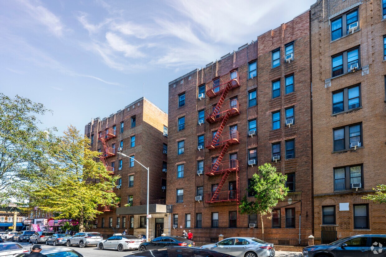 Foto principal - 3091 Brighton 3rd St