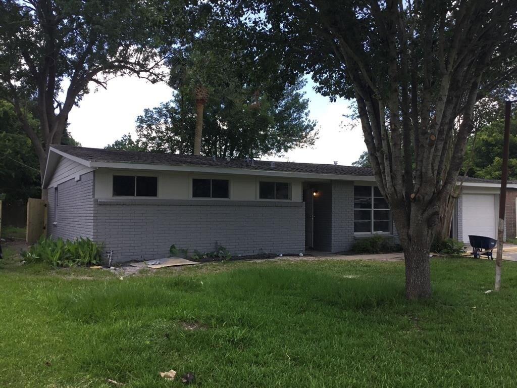 Foto principal - 4431 Grapevine St