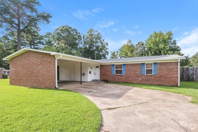 Building Photo - 927 W Lakeview Cir
