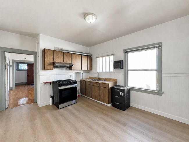 Foto del edificio - 1630 8th Ave