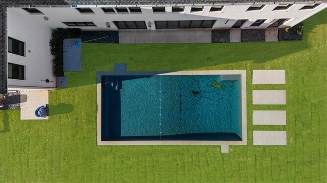 Foto del edificio - 2386 Trinity Church Rd