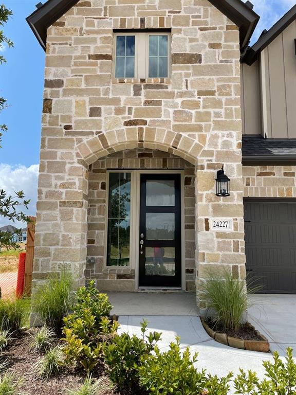 Foto del edificio - 24227 Cedar Colony Dr