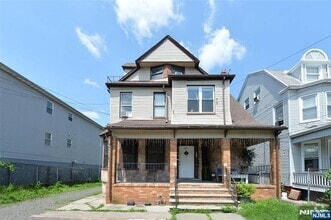 Building Photo - 100 N 9th St