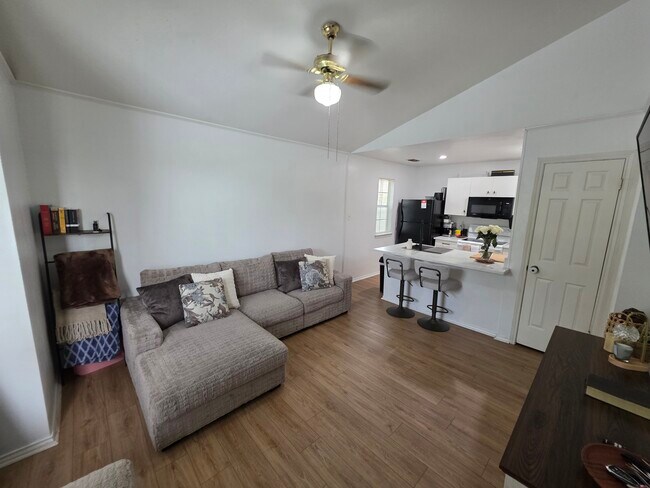 Foto del edificio - 4803 Hamilton Wolfe Rd