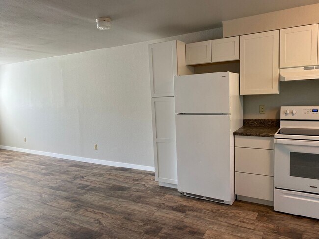 Building Photo - 2209-2237 S Salmon Lane, 83705