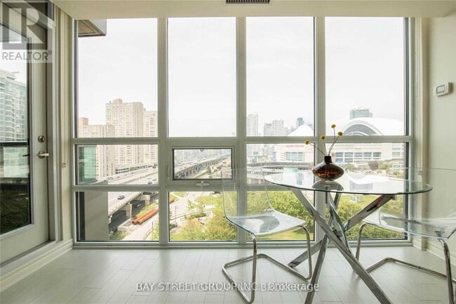 Building Photo - 25 Lower Simcoe St