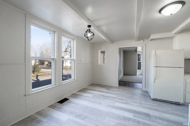 Foto del edificio - 3 bedroom available for immediate move i!