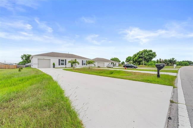 Building Photo - 4061 SW Port St Lucie Blvd