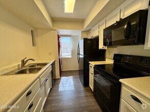 Building Photo - 7950 E Starlight Way