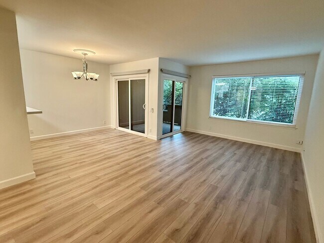 Building Photo - SAN CARLOS - Newly Remodeled 1 Bedroom Con...