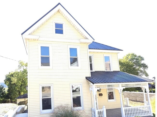 Building Photo - 77 E Houston Ave