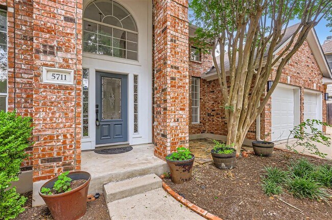Building Photo - 5711 Bexley Ct