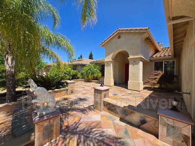 Foto del edificio - 10071 Wyatt Ranch Way