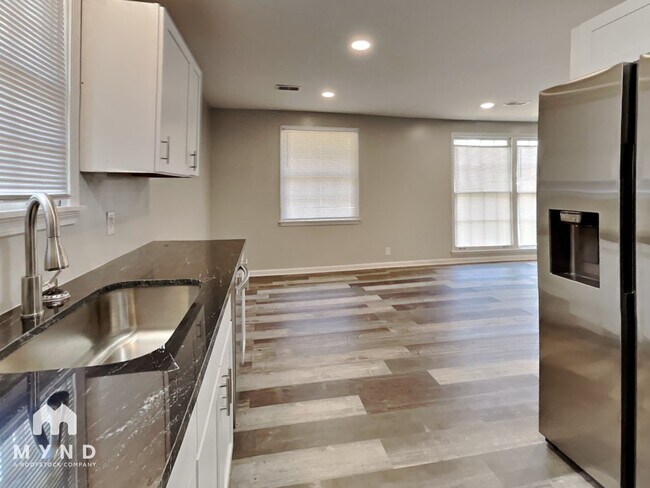 Foto del edificio - 3835 Valley Ridge Dr
