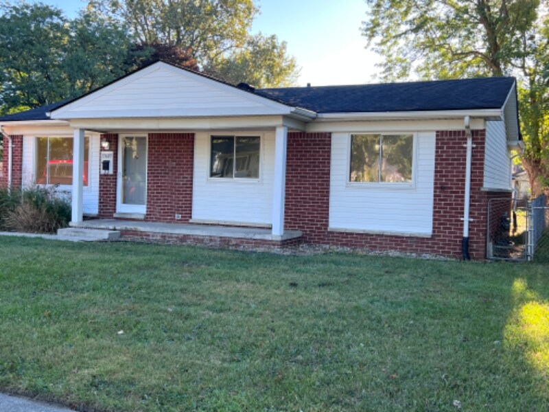 Foto principal - 15605 Harriet St