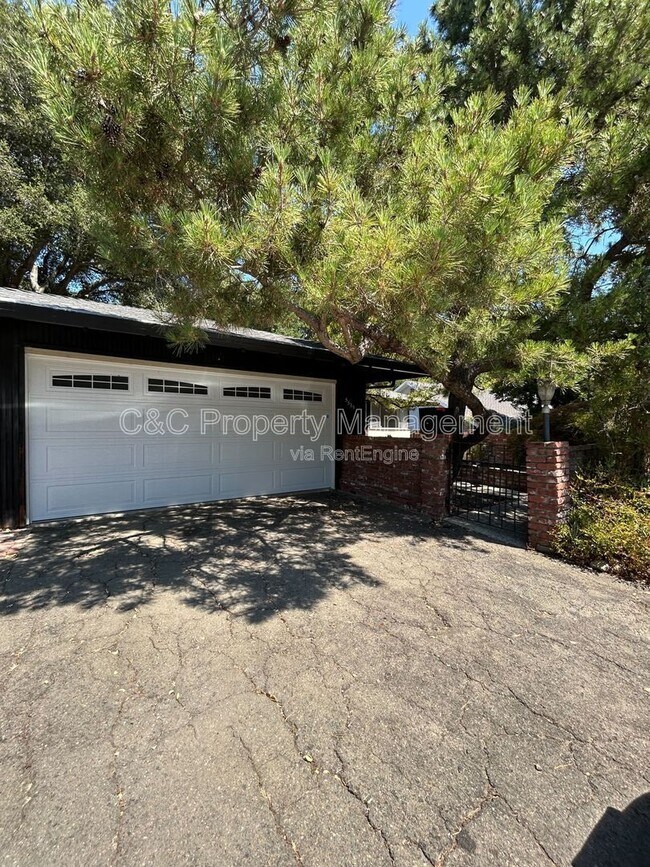 Photo - 5535 Olinda Rd House