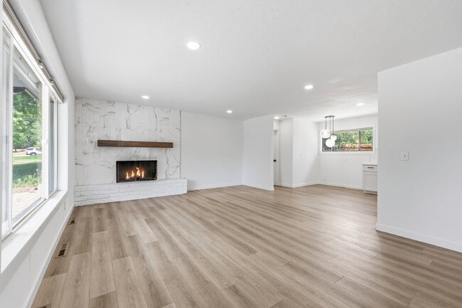$2,595.95 - 3 Bed/2 Bath Home in Colorado Springs with Large backyard. - $2,595.95 - 3 Bed/2 Bath Home in Colorado Springs with Large backyard.