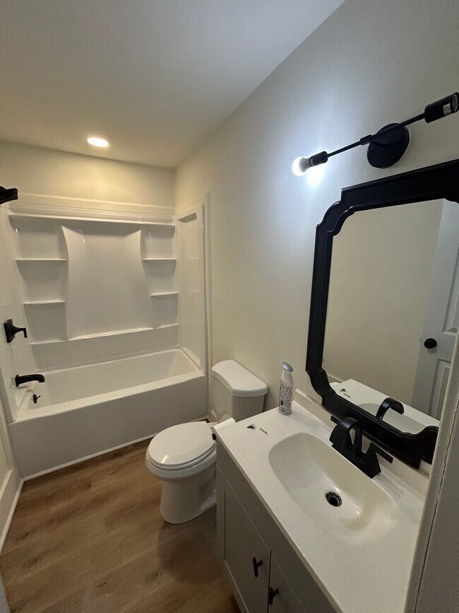 Foto del edificio - Newley Remodeled New Home!