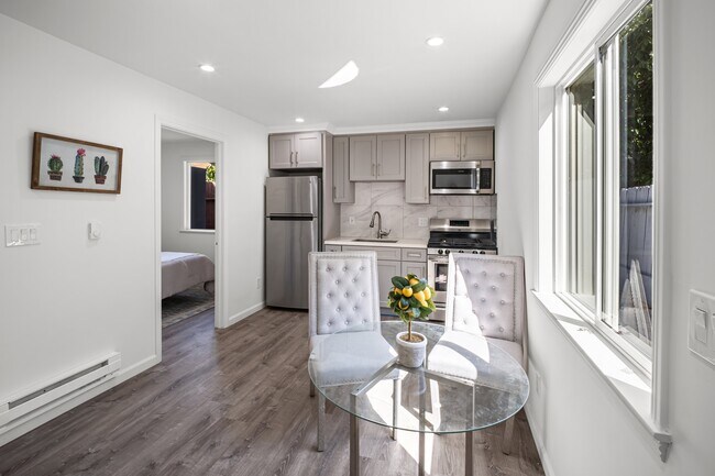 Foto del edificio - 1564 Bridge Ave