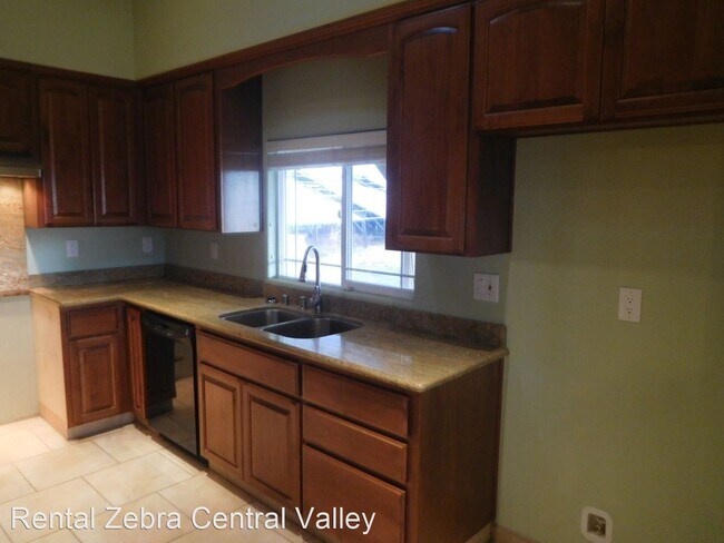 Building Photo - 2 br, 1 bath House - 3081 Pioneer Rd