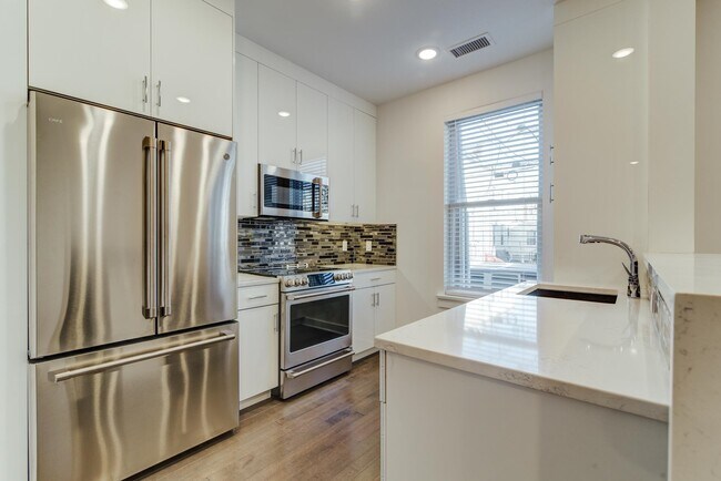 Foto del edificio - 974 Summit Ave