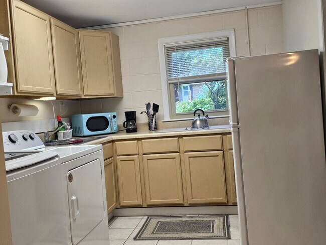 Building Photo - 3212 Fairforest Pl