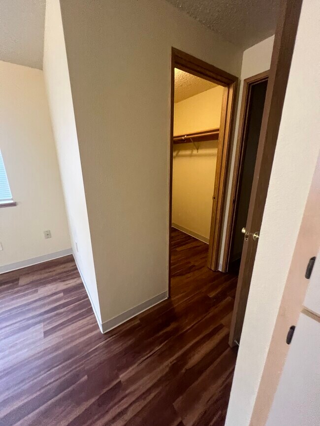 Foto del edificio - Ivy Club Apartments