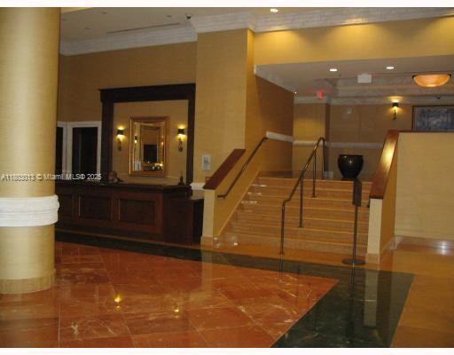 Foto del edificio - 8390 SW 72nd Ave