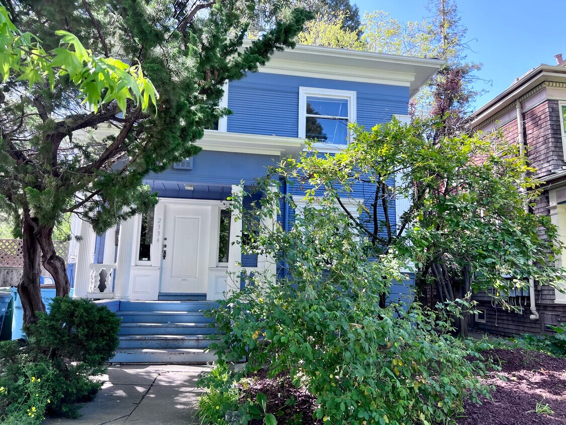 Foto principal - 2334 Carleton St