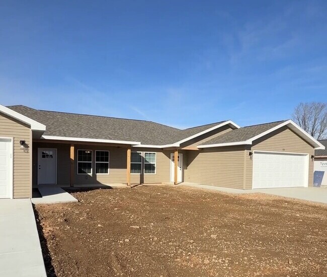 Foto del edificio - 4BR Duplex - Modern Energy Efficiency!!!