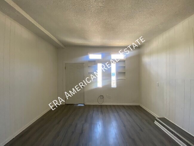 Foto del edificio - 523 Bob Sikes Blvd