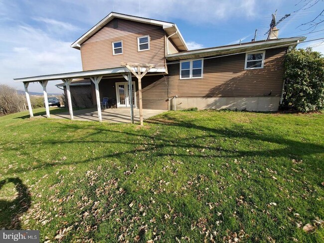Building Photo - 203 Krick Ln