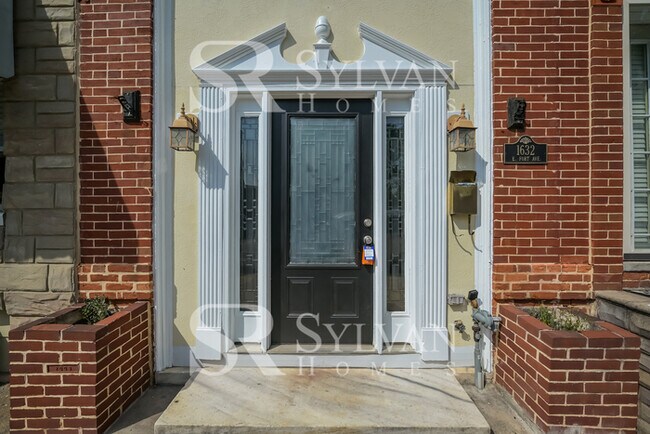 Building Photo - Prepare to be impressed by this 2 bedroom,...