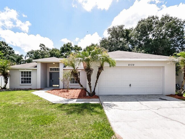 Building Photo - 8109 Oakhurst Blvd