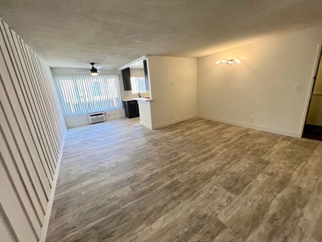 Foto del edificio - 10779 Woodbine St