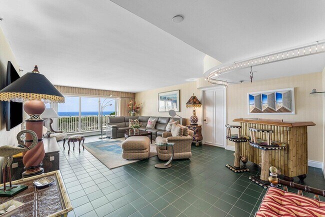 Foto del edificio - 4301 N Ocean Blvd