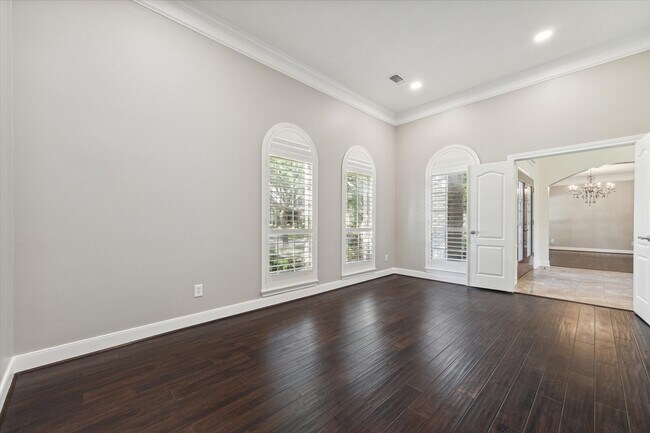 Foto del edificio - 30 Watermill Pl