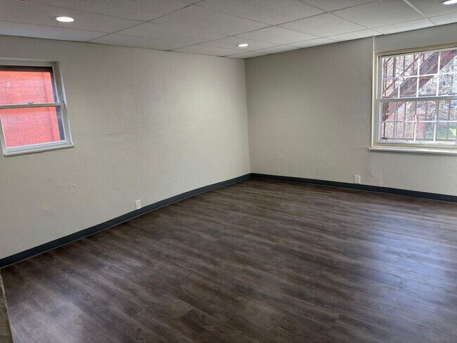 Foto del edificio - 5420 Stanton Ave