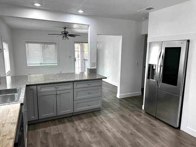 Foto del edificio - 1532 N Calaveras St