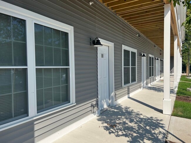 Building Photo - 30 Alpine Place Dr