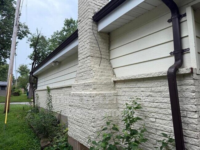 Building Photo - 10805 Landseer Dr