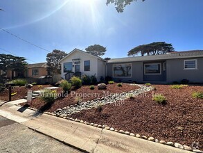 Building Photo - 1201-1021 Forest Ave